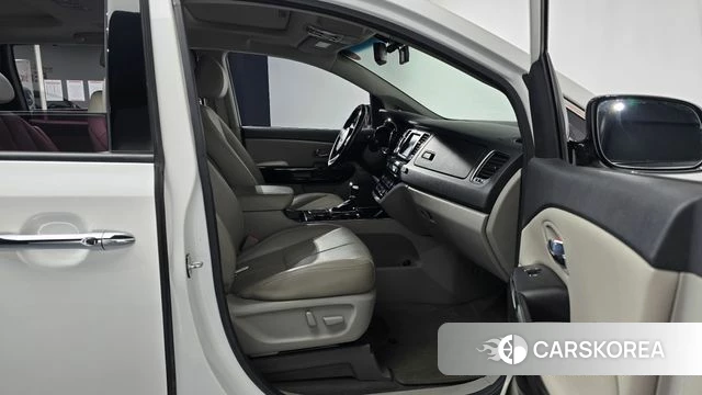 Kia The New Carnival 2018 Белый из Кореи, фото 2