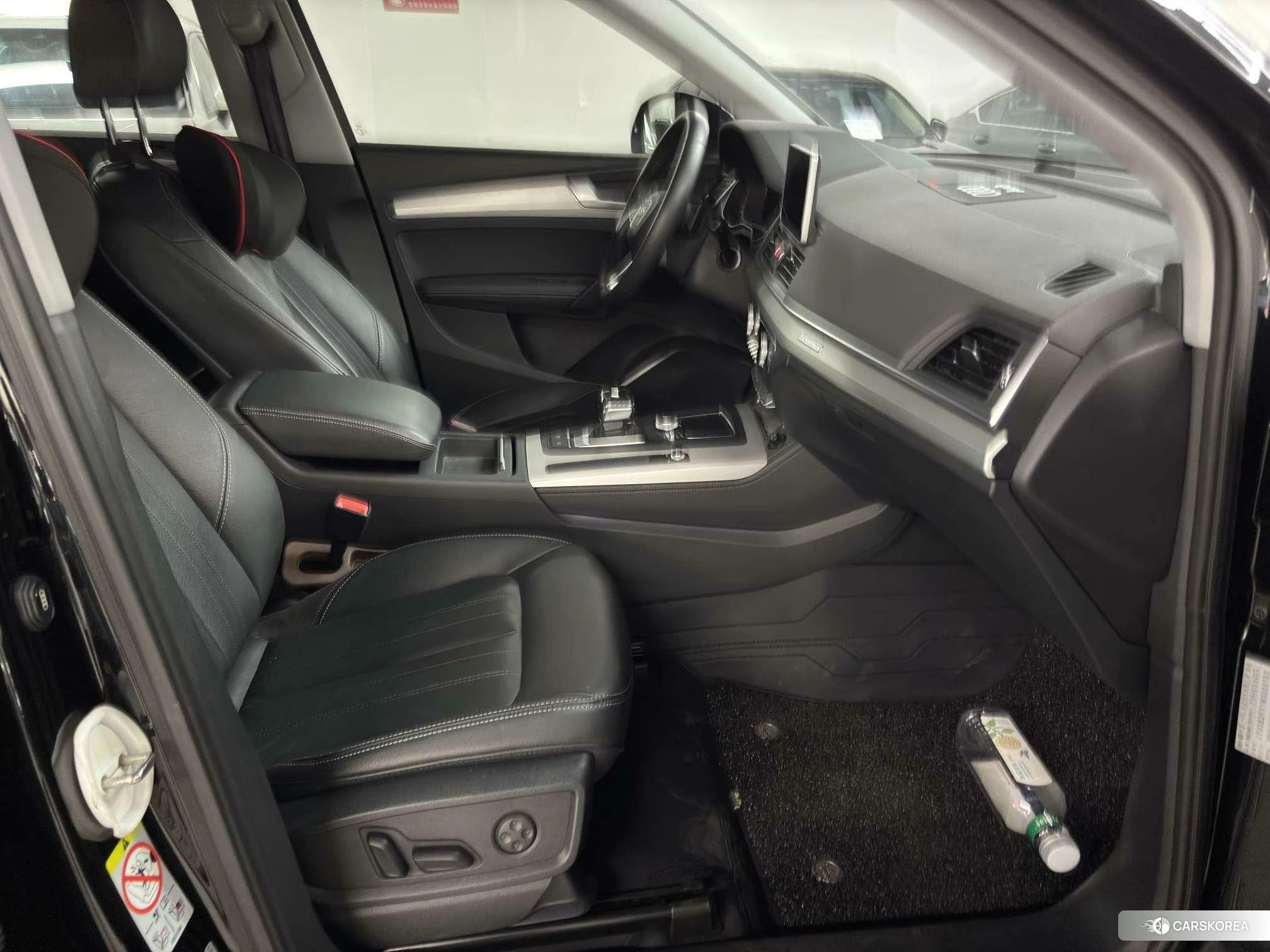 Audi Q5L 2019 Черный из Китая, фото 2