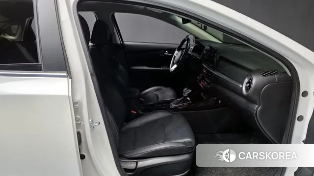 Kia The New K3 2nd generation 2021 Белый из Кореи, фото 2