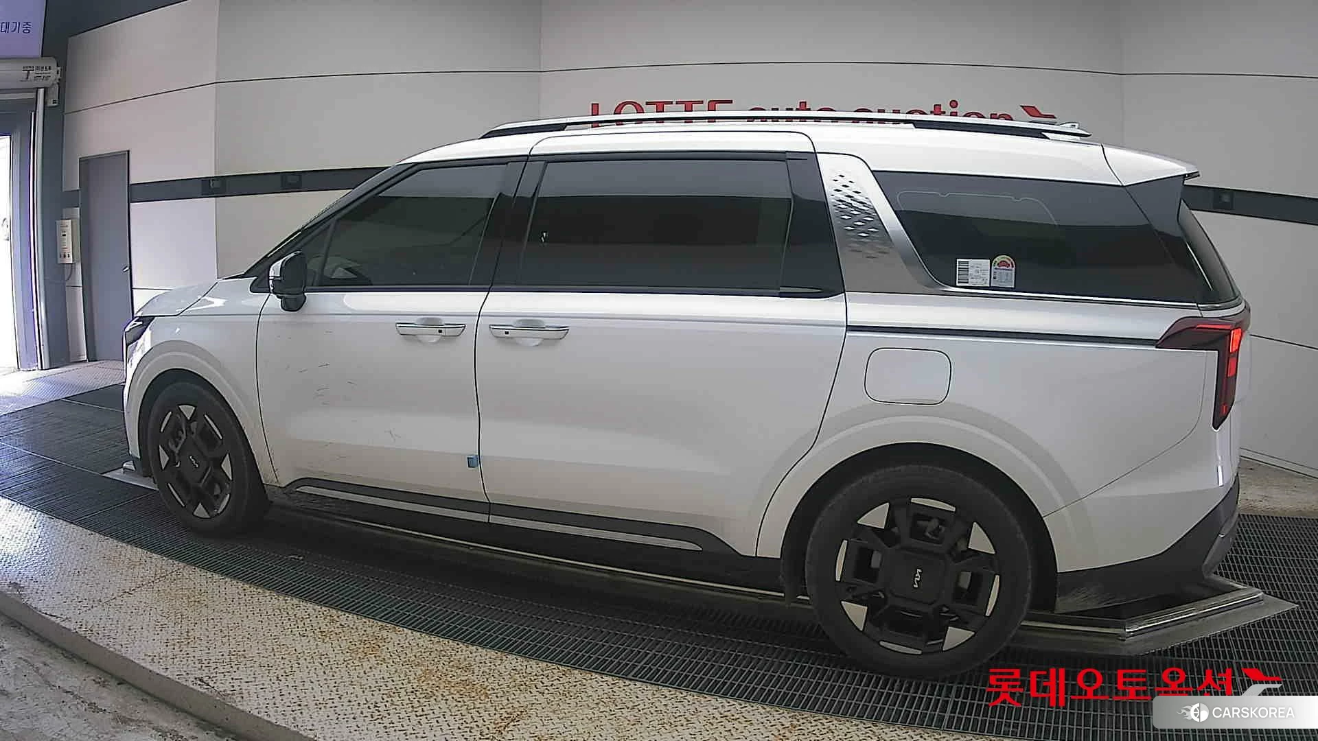 Kia Carnival 2025 Белый из Кореи, фото 2