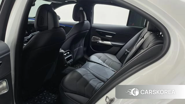 Mercedes-Benz E-Class W214 2024 Белый из Кореи, фото 2
