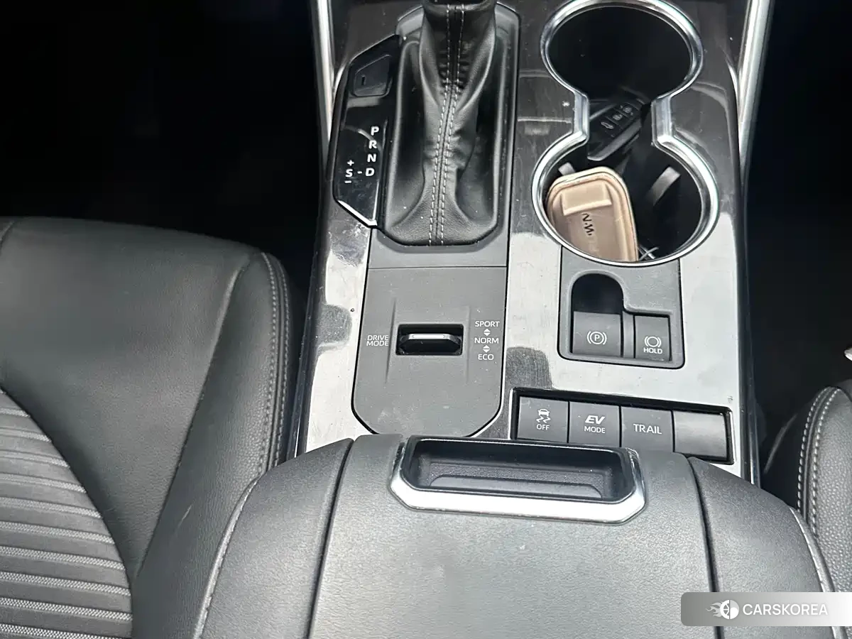 Toyota Crown 2021 Черный из Китая, фото 2