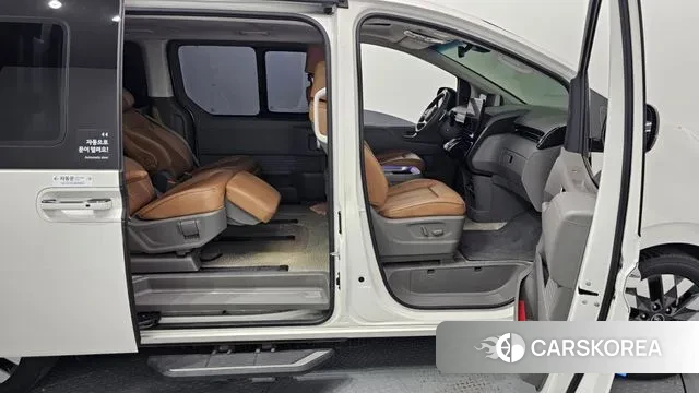 Hyundai Staria 2022 Белый из Кореи, фото 2