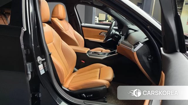 BMW 3 Series (G20) 2023 Черный из Кореи, фото 2