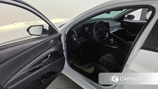 Hyundai The New Avante (CN7) 2023 Белый из Кореи, фото 2