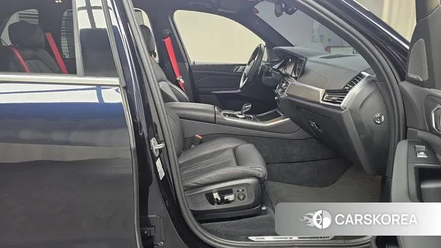 BMW X5 (G05) 2023 Черный из Кореи, фото 2