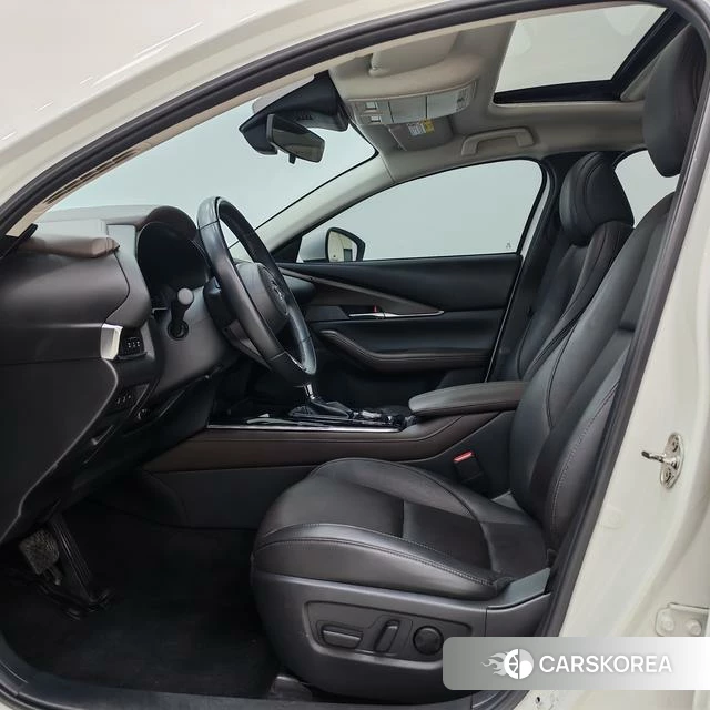 Mazda CX-30 2021 Белый из Китая, фото 2