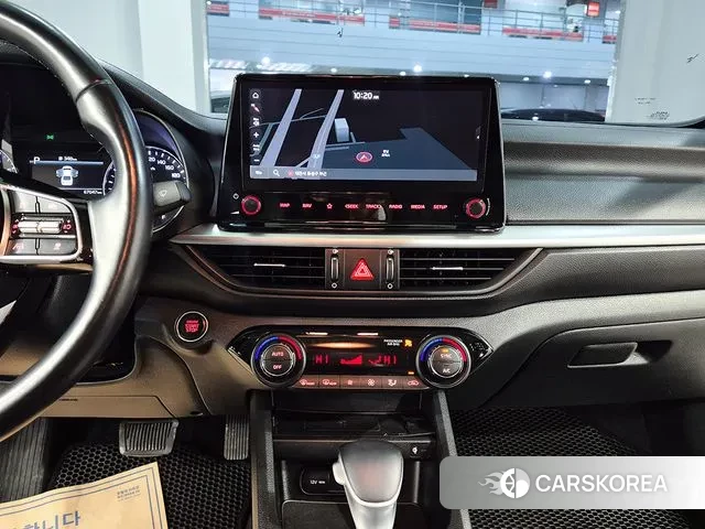 Kia The New K3 2nd generation 2021 Белый из Кореи, фото 2