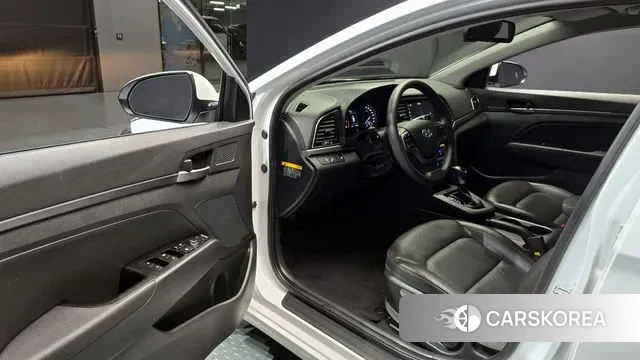 Hyundai Avante AD 2018 Белый из Кореи, фото 2