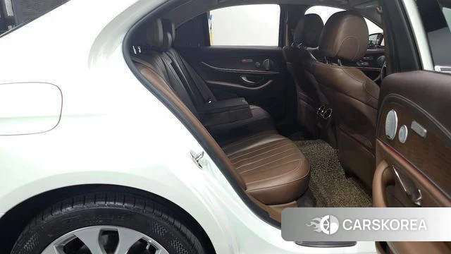 Mercedes-Benz E-Class W213 2018 Белый из Кореи, фото 2