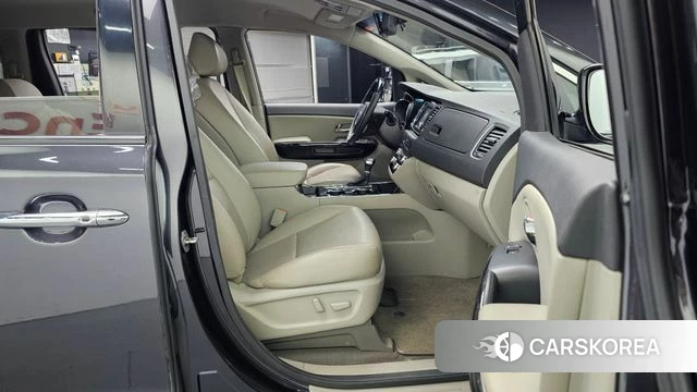 Kia The New Carnival 2018 Серый из Кореи, фото 2