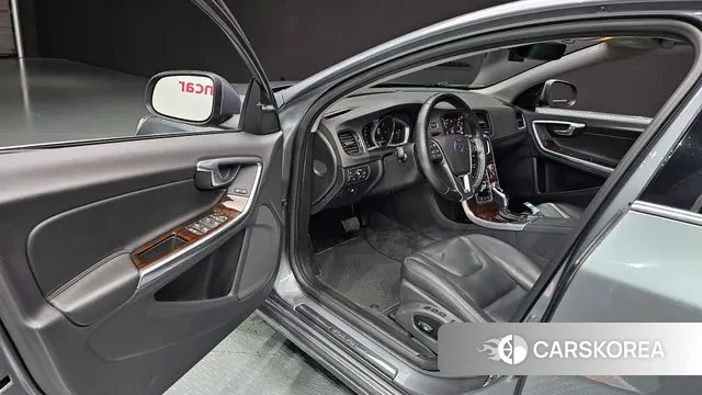 Volvo S60 2018 Серый из Кореи, фото 2