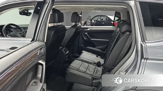 Volkswagen Tiguan Allspace 2022 Серый из Кореи, фото 2