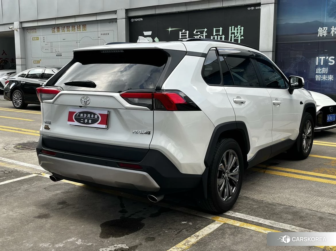 Toyota RAV4 Rongfang 2023 Белый из Китая, фото 2