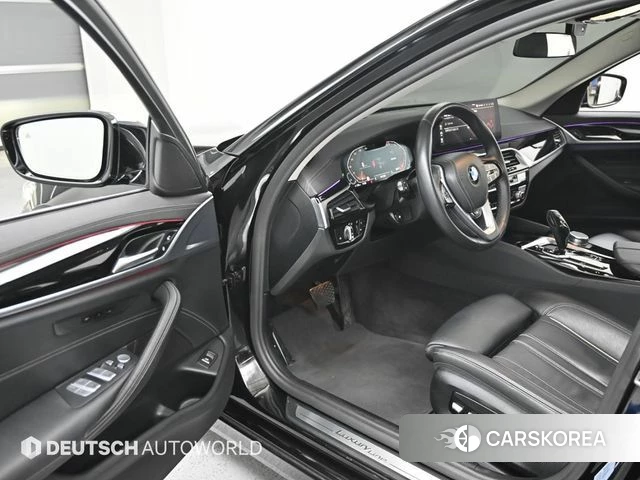 BMW 5 Series (G30) 2022 Черный из Кореи, фото 2