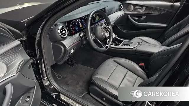 Mercedes-Benz E-Class W213 2023 Черный из Кореи, фото 2