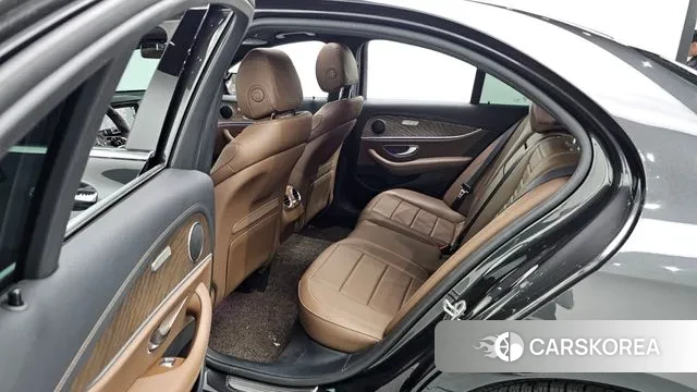 Mercedes-Benz E-Class W213 2021 Серый из Кореи, фото 2