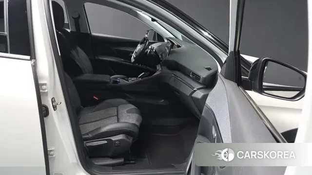 Peugeot 3008 second generation 2021 Белый из Кореи, фото 2