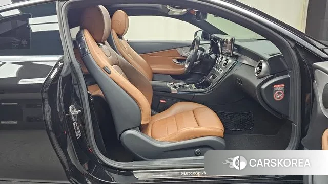 Mercedes-Benz C-Class W205 2018 Черный из Кореи, фото 2