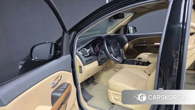 Kia All New Carnival 2018 Черный из Кореи, фото 2
