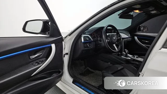 BMW 3 Series (F30) 2018 Белый из Кореи, фото 2