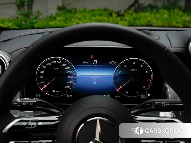 Mercedes-Benz GLC 2024 Белый из Китая, фото 2