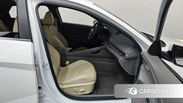 Hyundai The New Avante (CN7) 2025 Белый из Кореи, фото 2