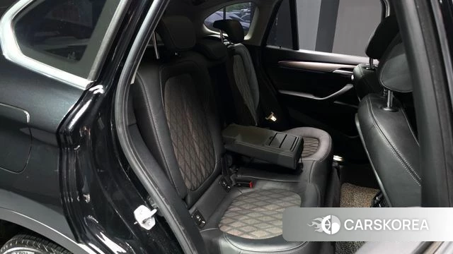 BMW X1 (F48) 2021 Черный из Кореи, фото 2