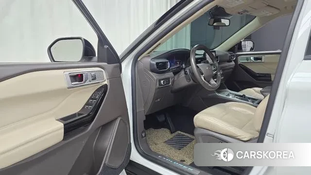 Ford Explorer 6th Generation 2021 Белый из Кореи, фото 2