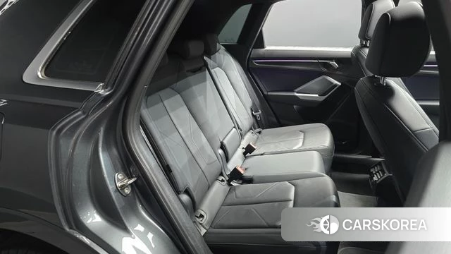 Audi Q3 (F3) 2022 Серый из Кореи, фото 2