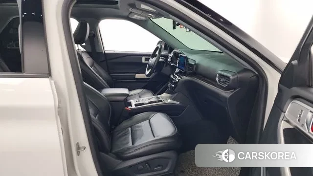 Ford Explorer 6th Generation 2021 Белый из Кореи, фото 2
