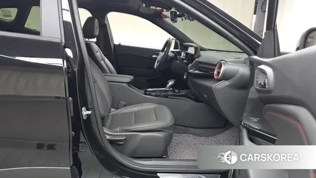 Chevrolet (GM Daewoo) Trax Crossover 2024 Черный из Кореи, фото 2