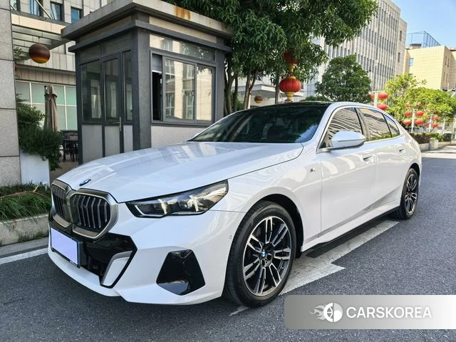 BMW 5 series 2024 Белый из Китая, фото 2