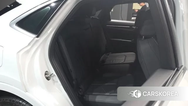 Audi Q3 (F3) 2022 Белый из Кореи, фото 2