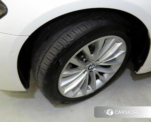 BMW 5 Series (G30) 2021 Белый из Кореи, фото 2