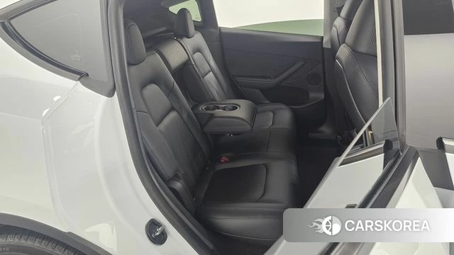 Tesla Model Y 2023 Белый из Кореи, фото 2