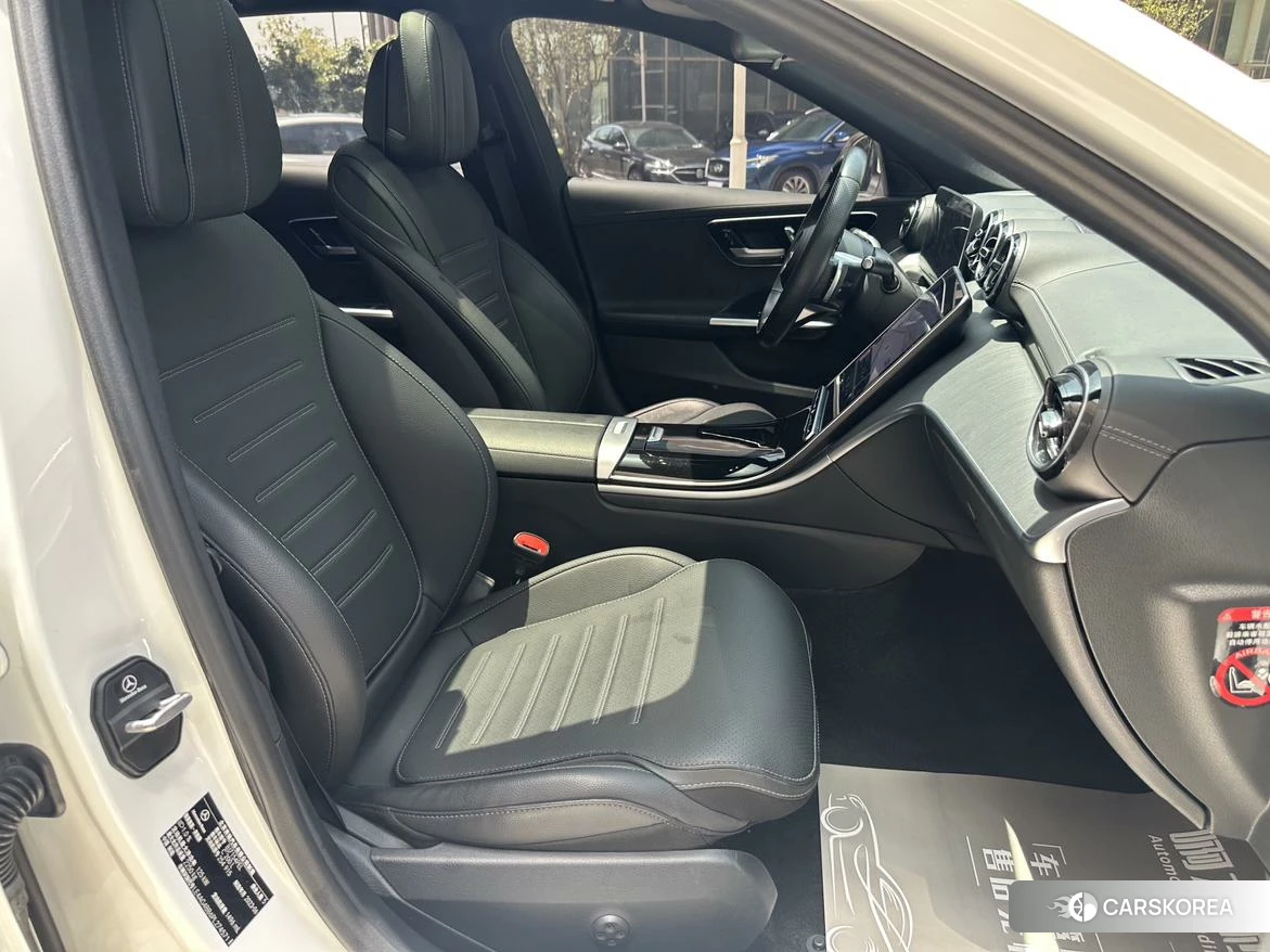 Mercedes-Benz Class C 2023 Белый из Китая, фото 2
