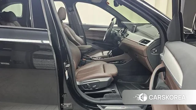 BMW X1 (F48) 2022 Черный из Кореи, фото 2