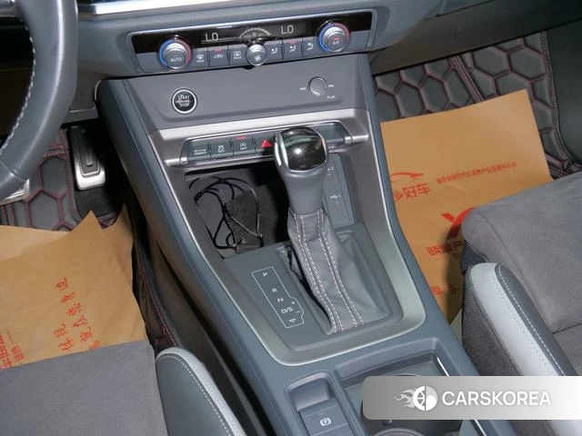 Audi Q3 2023 Темно-серый из Китая, фото 2