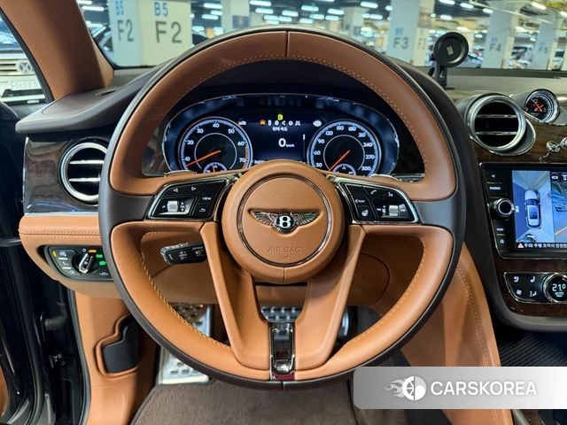 Bentley Bentayga 2018 Черный из Кореи, фото 2