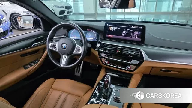 BMW 5 Series (G30) 2022 Черный из Кореи, фото 2