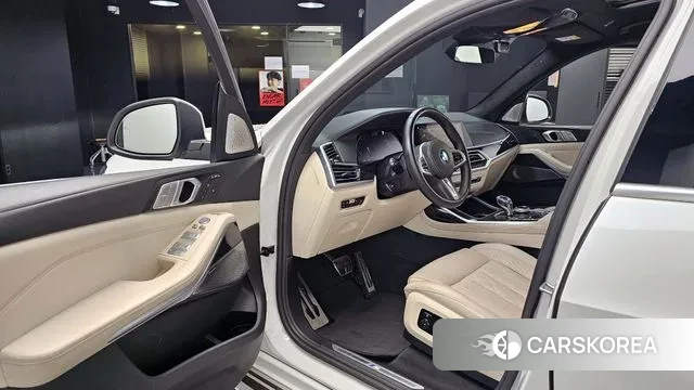 BMW X7 (G07) 2021 Белый из Кореи, фото 2