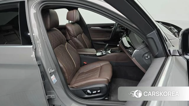 BMW 5 Series (G30) 2021 Серый из Кореи, фото 2