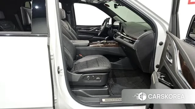 Cadillac Escalade 5th Generation 2022 Белый из Кореи, фото 2