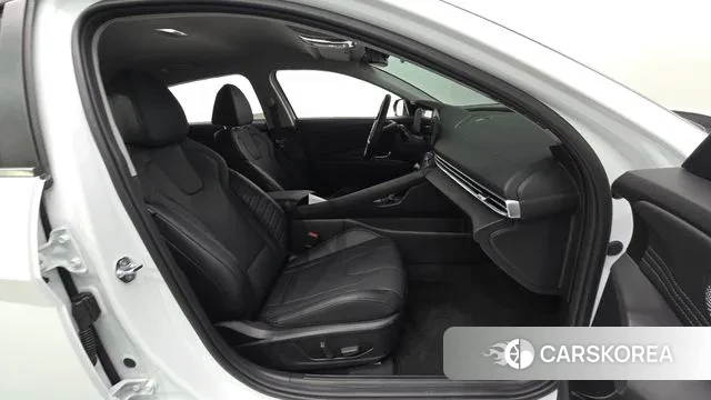 Hyundai The New Avante (CN7) 2025 Белый из Кореи, фото 2