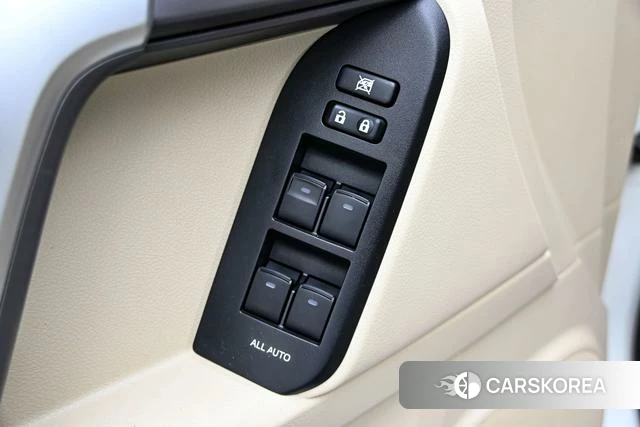 Toyota Prado (imported) 2024 Белый из Китая, фото 2