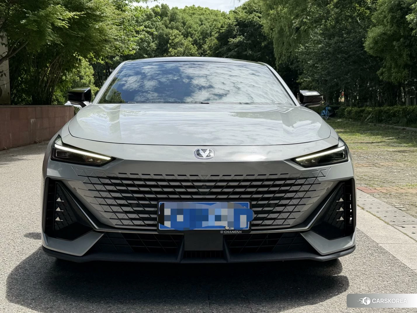 Chang'an UNI-V 2022 Серебристо-серый из Китая, фото 2