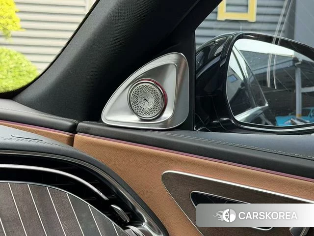 Mercedes-Benz E-class 2025 Черный из Китая, фото 2