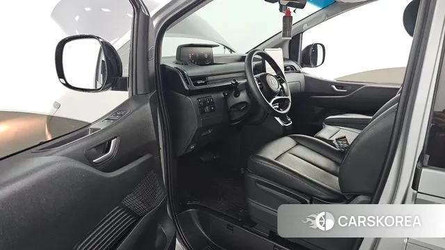 Hyundai Staria 2023 Серебряный из Кореи, фото 2