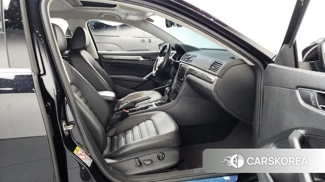 Volkswagen The New Passat 2018 Черный из Кореи, фото 2